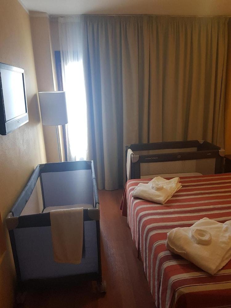 Apartamentos Parot Quality Santa Eularia des Riu Esterno foto