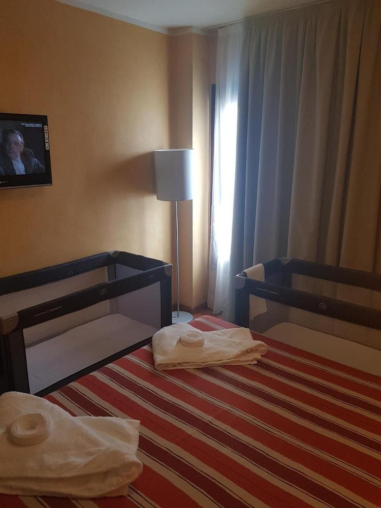Apartamentos Parot Quality Santa Eularia des Riu Esterno foto